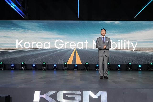 KGM 박경준 국내사업본부장은 이날 KGM은 고객이 직접 경험해 보면 선입견이 바뀌는 브랜드라며 KEC센터와 구독 서비스를 통해 브랜드에 대한 이해와 몰입을 높이겠다고 말했다. /KGM