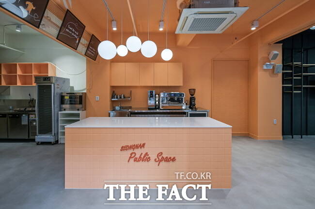 소상공인 위한 맞춤형 창업 지원 공간인 공공공간의 내부 모습./성남시
