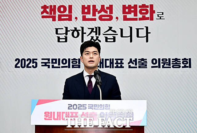 김용태 국민의힘 비상대책위원장이 17일 자신이 제시한 '5대 개혁안'에 대한 당원 여론조사 실시 필요성을 재차 강조하며 