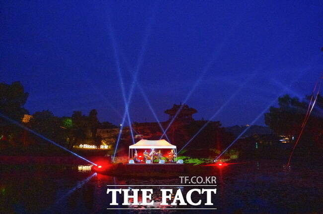 밤빛 품은 성곽도시 2025 수원 국가유산 야행 프로그램 모습./수원시