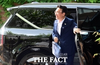  인사청문 준비단 사무실로 출근하는 김민석 국무총리 후보자 [포토]
