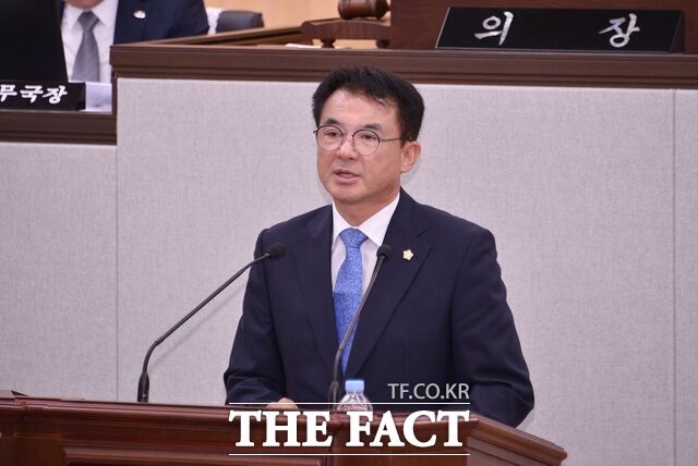 제246회 정례회 제4차 본회의에서 강재헌 여수시의원이 발언하고 있다./여수시의회