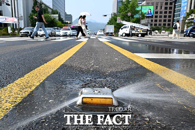 도로 열 식혀주는 쿨링로드.