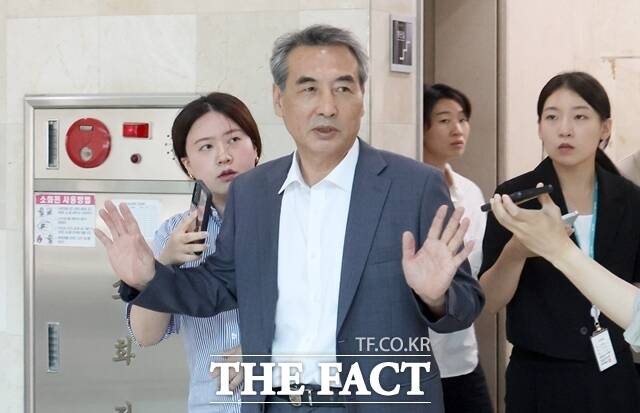 도이치모터스 주가조작 사건 등 김건희 여사가 연루된 여러 의혹 수사를 담당하는 민중기 특별검사팀이 18일 특별검사보 4명 임명을 마치며 전열 다지기에 속도를 냈다. /뉴시스