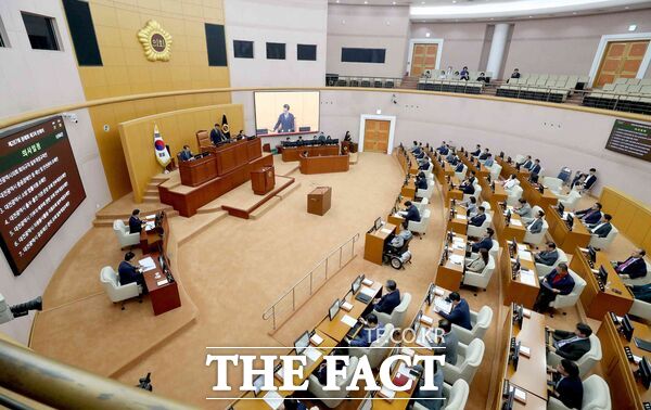 대전시의회가 19일 제287회 정례회 제3차 본회의를 열어 66건의 안건을 처리하고 18일간 회기 일정을 마무리했다. 사진은 대전시의회 본회의장 전경 /대전시의회
