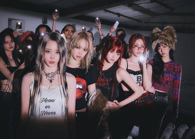 르세라핌의 CRAZY가 스포티파이 누적 재생 수 3억 회를 돌파했다. /쏘스뮤직