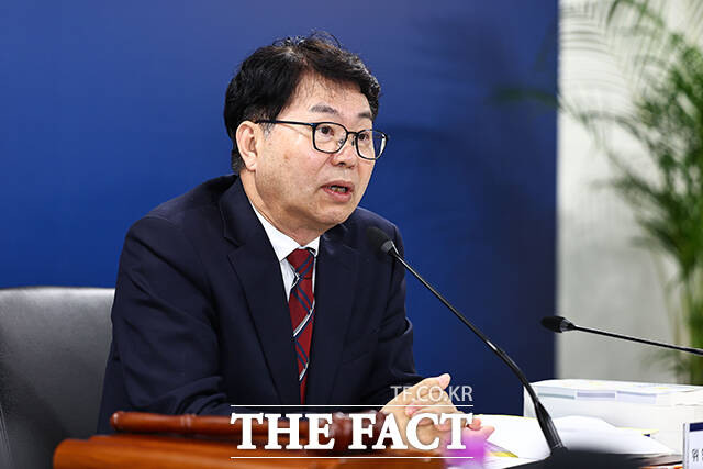 대통령 직속 국정기획위원회(위원장 이한주) 경제 2분과(분과장 이춘석)는 산업통상자원부에 투입 중심이 아닌 성과 창출 이행계획이 필요하다고 주문했다. /임영무 기자