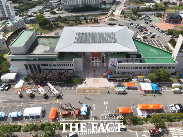 진도군이 대규모 재난 대응 훈련을 실시하고 있다./진도군