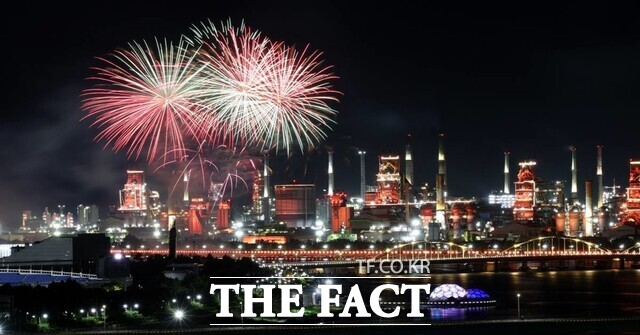 20일 열린 포항국제불빛축제 데일리 불꽃쇼. / 포항시