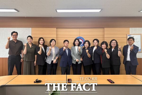 정학수 대전지방조달청장이 20일 한국여성경제인협회 세종지회 임원진과 차담회를 열고 지역 여성 기업 지원 방안에 대해 논의했다./대전지방조달청