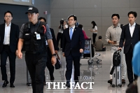  한미 통상 협의 위해 미국 향하는 여한구 [포토]