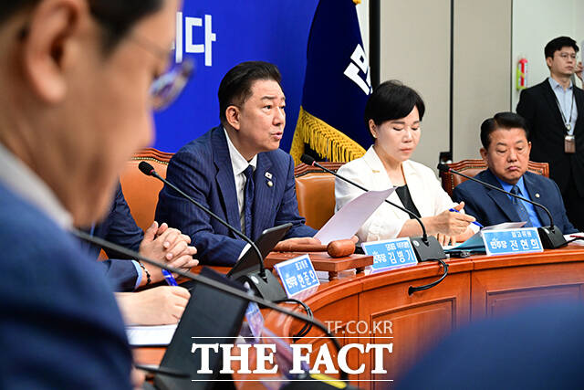 김민석 국무총리 후보자의 인사청문회를 하루 앞두고 김병기 대표 직무대행이 국민의힘에 총리 인준에 협조해 줄 것을 요구하고 있다.