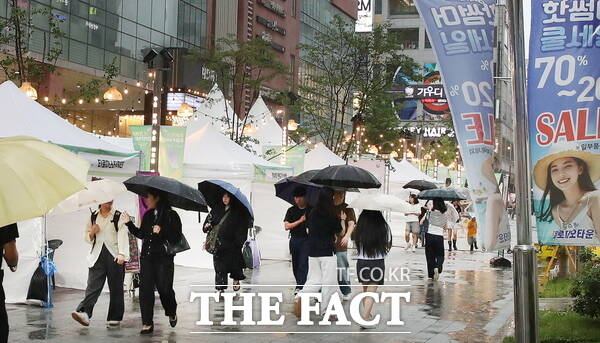 지난 20일 열린 대전 서구 아트페어 아트스프링 행사 현장 모습 /대전 서구