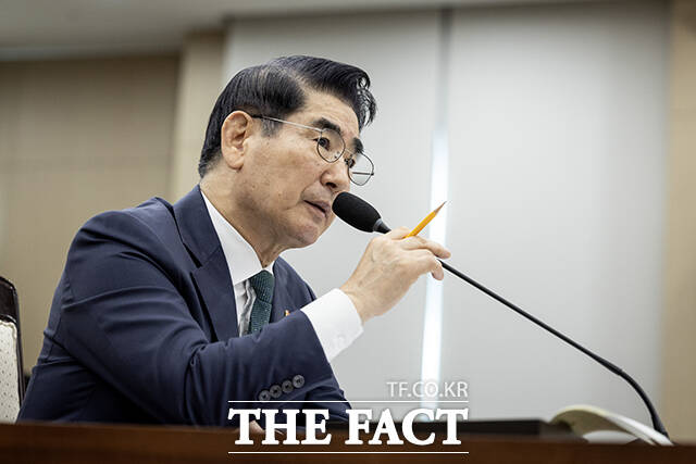 김용현 전 국방부 장관의 구속영장 심문기일이 25일로 연기됐다. /국회사진취재단