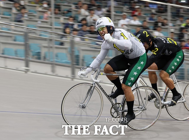 지난 5월 대상 경륜 우수급 결승전에서 우승한 임재연은 7월부터 다시 특선급 무대를 달린다./국민체육진흥공단