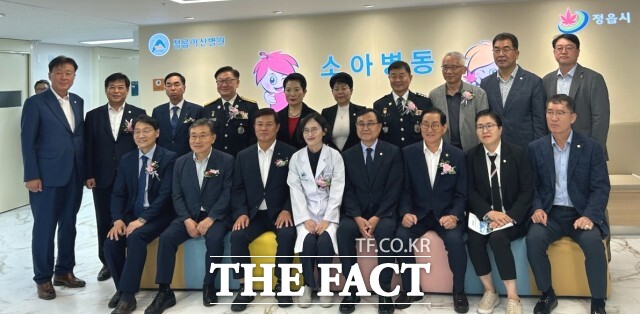 24일 서남권 소아외래진료센터·어린이전용병동 개소식에 이학수 시장과 박일 시의회 의장, 박상훈 정읍경찰서장 등 주요 인사 50여 명이 참석했다. / 정읍시