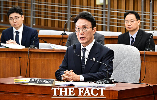 김민석 국무총리 후보자는 24일 한국의 국내총생산(GDP) 대비 국가채무비율에 대해 한 20%에서 30% 정도 사이로 제가 알고 있다고 말했다. 올해 GDP 대비 국가채무비율은 1차 추경 집행 시 48.4%에서, 2차 추경 집행 시 49.0%까지 상승할 것으로 전망된다. /배정한 기자