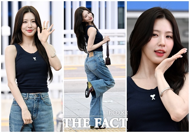 그룹 아이들 미연이 24일 오전 해외 일정 참석차 인천국제공항 제2터미널을 통해 프랑스 파리로 출국하며 포즈를 취하고 있다. /인천국제공항=남용희 기자