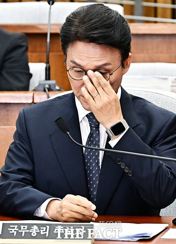 생각에 잠긴 김민석 국무총리 후보자.