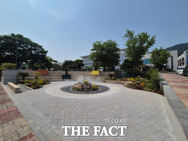 진도군청 앞 녹색 휴게공간/진도군