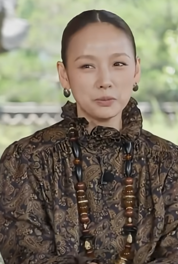 가수 이효리가 유 퀴즈 온 더 블록 300회에 출연해 화려한 입담을 뽐낸다. /예고 영상 캡처