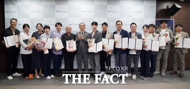 인천시 도시재생지원센터가 지난 23일 인천도시공사 사옥에서 ‘제3기 도시재생자문단’ 20명을 위촉했다./인천도시공사