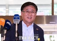  '행복은 습관' 스마일 달고 미소 띤 김성환 환경부 장관 후보자 [TF사진관]