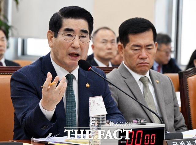 조은석 내란 특별검사(특검)가 추가 기소한 김용현 전 국방부 장관 측이 재판부 기피 신청이 기각을 불복하며 구속영장 심문 도중에도 거듭해 구두로 기피신청을 하며 심문 절차가 중단됐다. /배정한 기자