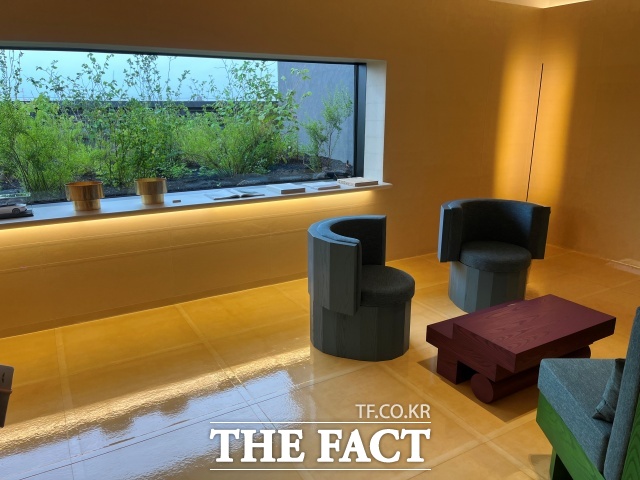 현대자동차 프리미엄 브랜드 제네시스의 전시 공간 제네시스 청주 6층에 있는 오너 라운지. /최의종 기자