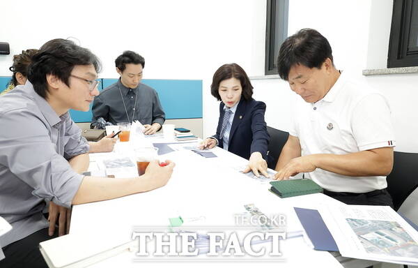 이금선 대전시의회 교육위원징이 구즉동 현장 점검에 나선 모습. /대전시의회