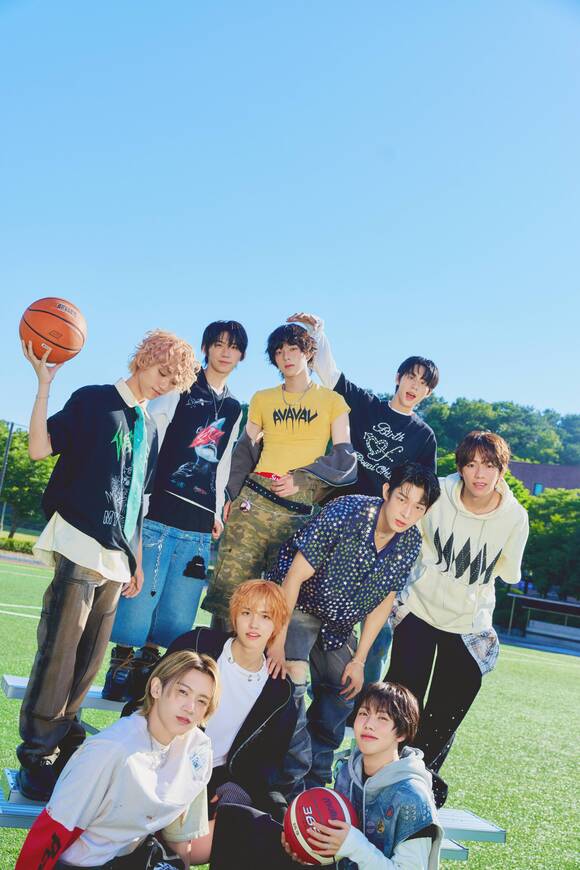 데뷔를 앞둔 신인 보이그룹 아홉이 오는 7월 26일 열리는 가요대전 Summer 라인업에 이름을 올렸다. /F&F엔터