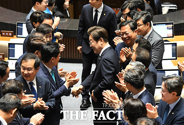 대통령으로 국회 본회의장 찾은 이재명.