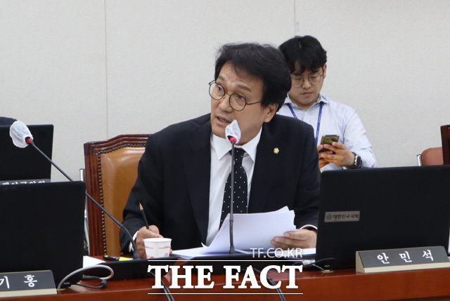 정농단 사태 당시 최서원(개명 전 최순실) 씨의 여러 의혹을 제기한 안민석 전 더불어민주당 의원의 손해배상 책임을 일부 인정하는 대법원 판결이 나왔다../더팩트 DB