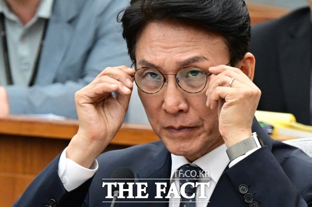 김 후보자에 대한 임명동의안은 국회 재적의원 과반 출석에 출석의원 과반 찬성으로 가결된다. 전체 국회 298석 중 민주당만 167석으로 단독 의결이 가능하다. /남윤호 기자