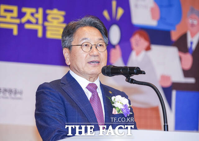 강기정 광주시장이 26일 오후 서구 김대중컨벤션센터에서 열린 광주 함께 잡(JOB) 페스타에 참석해 축사를 하고 있다./광주시