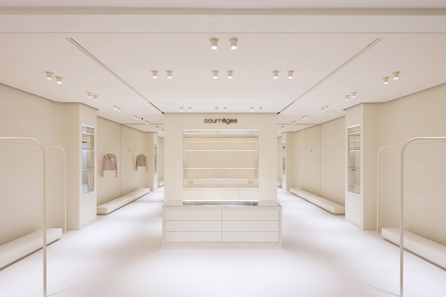 꾸레쥬가 갤러리아백화점 명품관에 매장을 오픈한다. /신세계인터내셔날