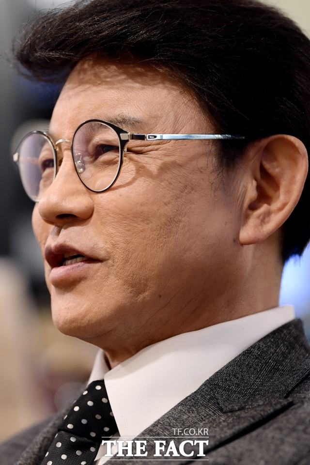 자타공인 싱어송라이터. 설운도가 임영웅에게 준 별빛같은 나의 사랑아 사랑해요 그대를 등 두 곡을 포함해 동료가수 또는 후배가수들에게 준 곡은 어림잡아 100곡이 넘는다. /더팩트 DB