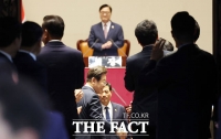  대통령이 되어 박수 받으며 본회의장 들어서는 이재명 [TF사진관]
