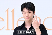  육성재, 시크한 올블랙 패션 [TF사진관]