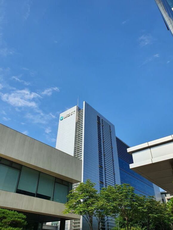 동아에스티의 손∙발톱무좀 치료제 주블리아 투여 대상 연령이 만 6세 이상 소아까지 확대됐다. /동아에스티 제공