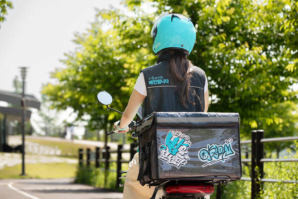 AI 추천배차 시스템이 배민커넥트 라이더의 사고위험을 최대 130% 줄였다는 연구결과가 유럽 국제학술대회에서 발표됐다. /우아한형제들