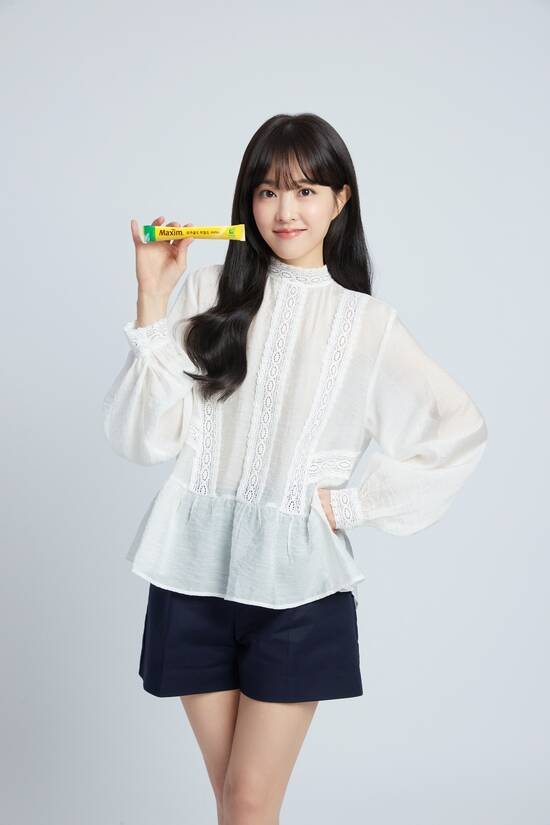 동서식품은 배우 박보영과 함께 맥심 모카골드 신규 광고 캠페인을 선보였다. /동서식품