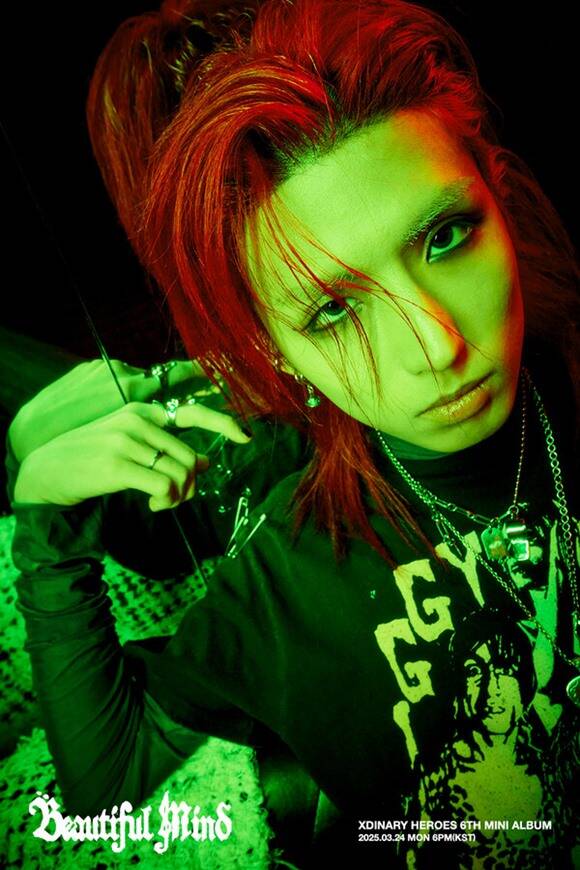 그룹 엑스디너리 히어로즈 준한이 유전자 증폭 연구와 관련한 발언으로 뭇매를 맞자 고개를 숙였다. /JYP엔터테인먼트