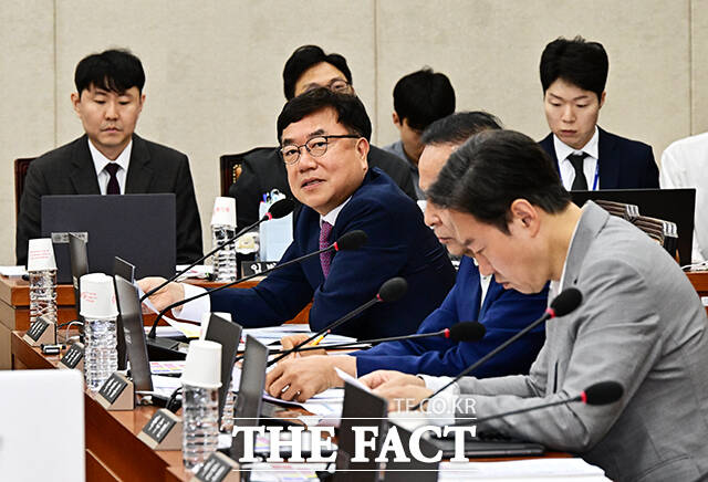 인사말 하는 서범수 행안위 제2소위원장.