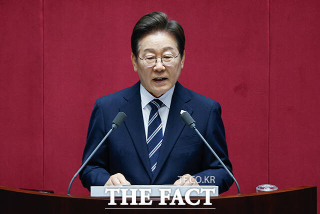 이재명 대통령이 지난 26일 오전 서울 여의도 국회에서 열린 제426회국회(임시회) 제2차 본회의에서 2025년도 제2회 추가경정예산안에 대한 정부의 시정연설을 하고 있다. /국회사진기자단