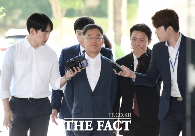 대장동 사건의 본류라 불리는 대장동 개발 민간업자들에 대한 1심 선고가 오는 10월 열린다. 사진은 김만배 씨. /이새롬 기자