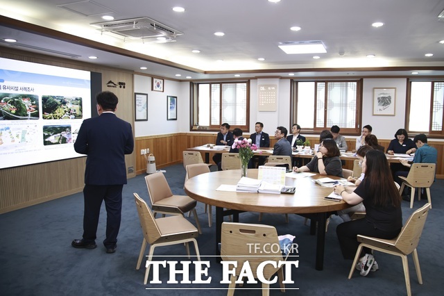 영암군이 무화과 테마파크 조성사업 중간보고회를 개최하고 있다. /영암군