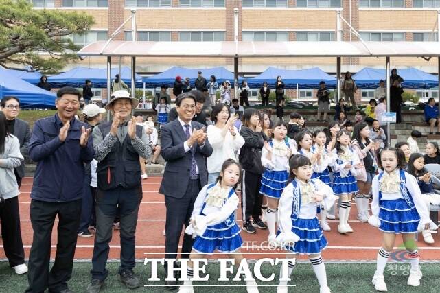 김돈곤 청양군수가 어린이날 행사에 참석하고 있다. /청양군