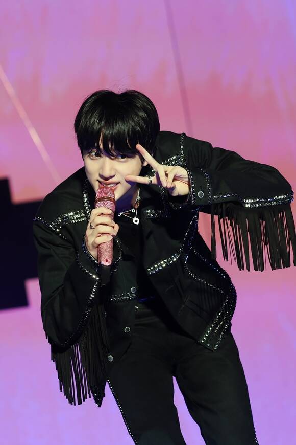 BTS 진이 솔로 팬콘서트 투어의 시작을 성공적으로 열었다. /빅히트 뮤직