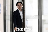  미소 띤 채 출근하는 김정관 산업통상자원부 장관 후보자 [포토]